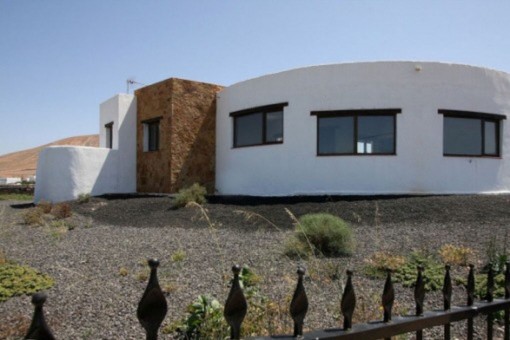 Modern villa with fantastic panoramic views and spacious plot in Villaverde, Fuerteventura North