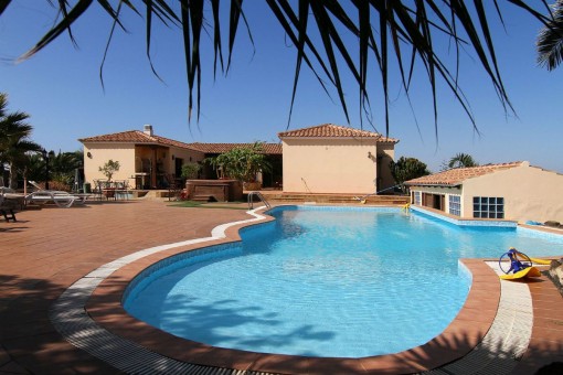 Charming villa with pool and private golf court in La Oliva, Fuerteventura