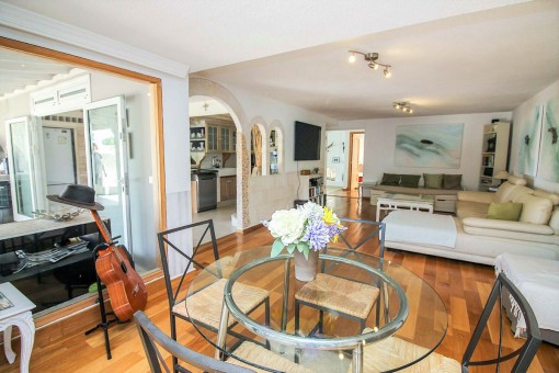 Cozy living and dining area